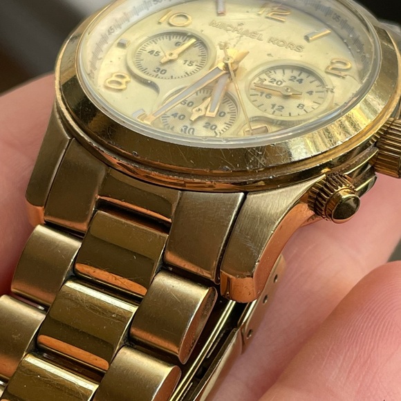 Michael Kors Gold Runway Watch - Picture 11 of 12